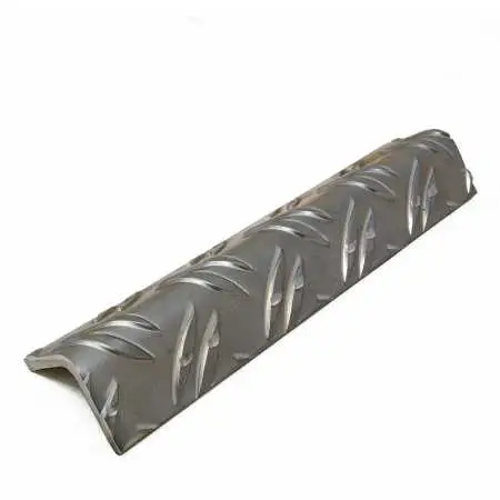 L-Profile aus Alu-Riffelblech Duettprägung 5/6,5 mm mit Sichtseite außen, handgekantet!