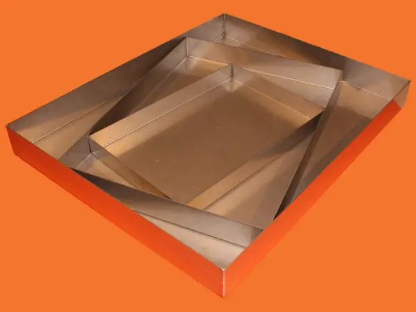 Maßgefertigte Wannen aus Edelstahl-Glattblech