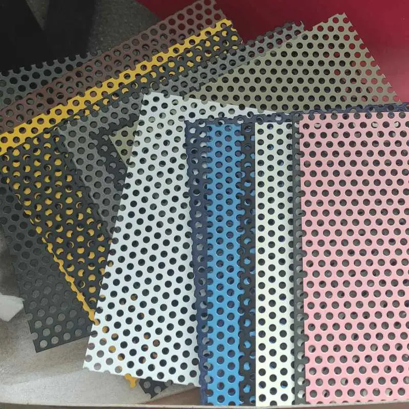 Bunt pulverbeschichtetes Aluminium - Lochblech in Quadratlochung