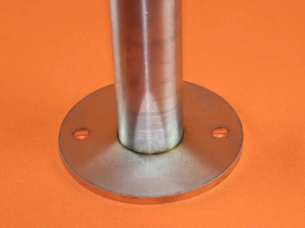 Firmenschildhalter aus wetterfestem Edelstahl mit stabiler Fussplatte