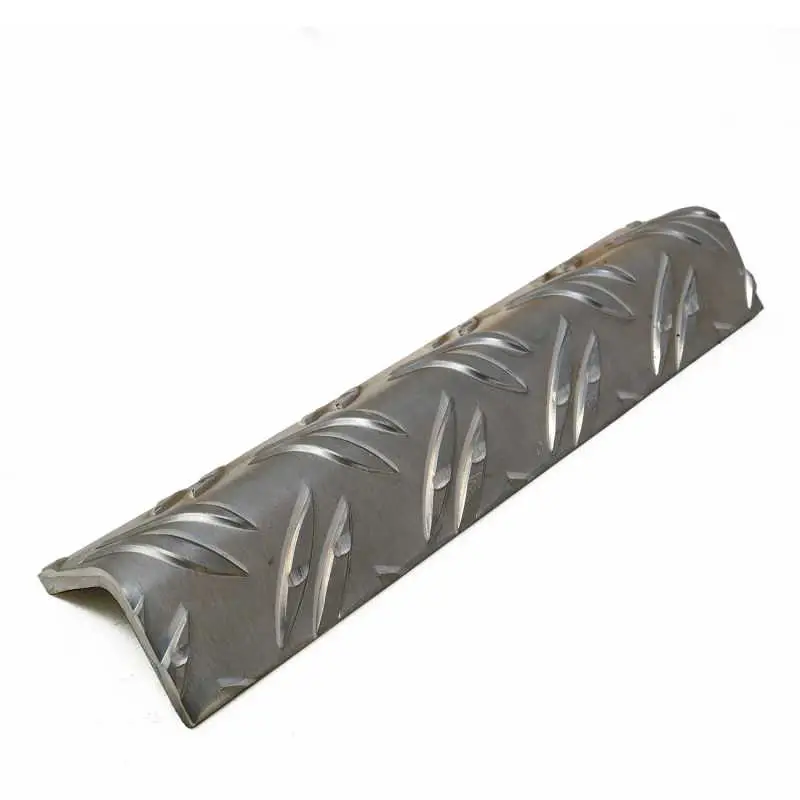 L-Profile aus Alu-Riffelblech Duettprägung 5/6,5 mm mit Sichtseite außen, handgekantet!