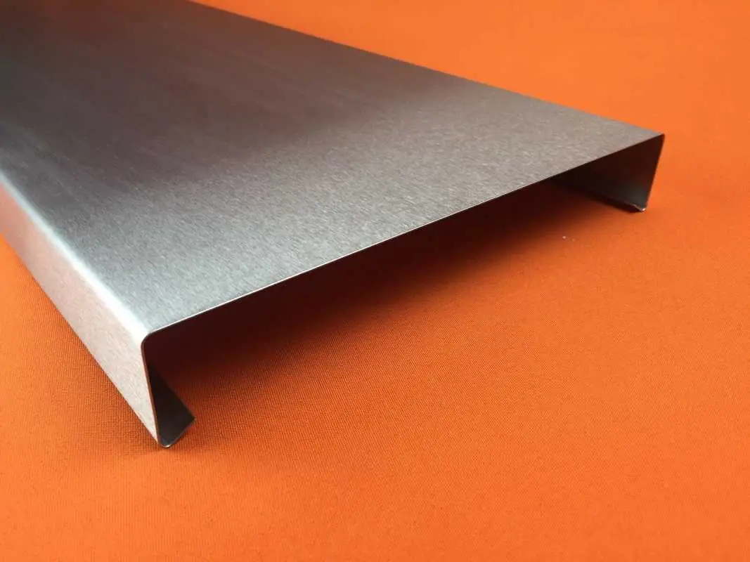 Edelstahl - Mauerabdeckblech aus Edelstahl K240, 1 Meter Festmaß