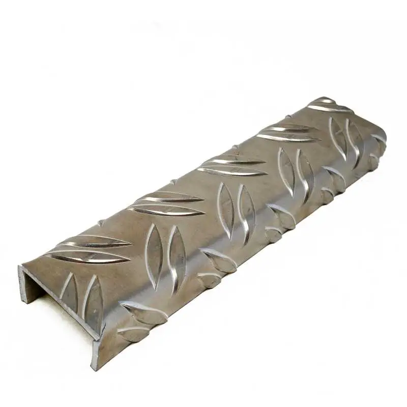 U-Profile aus Aluminium-Tränenblech, Sichtseite außen, handgekantet! 3,5/5,0 mm Duett-Prägung