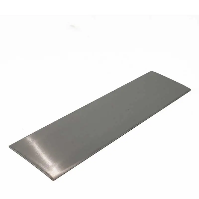 Boden - Übergangsprofil aus 2 mm starkem V2A, Kanten leicht nach unten gebogen